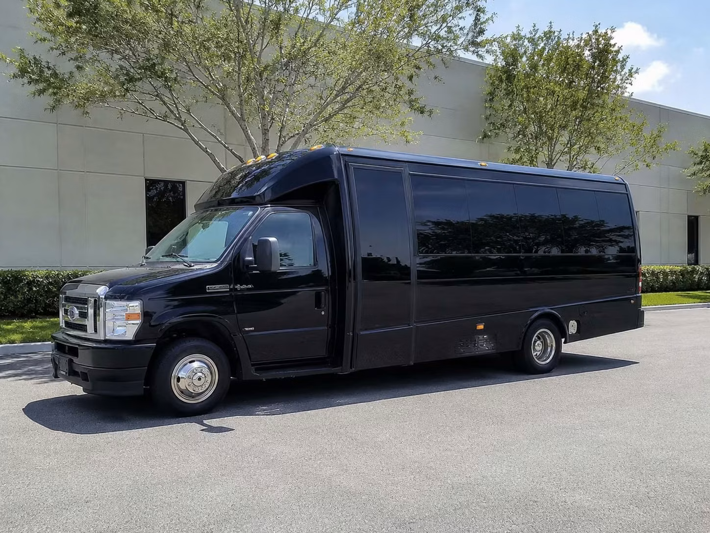 minibus rentals for columbus students exploring the coca cola space science center