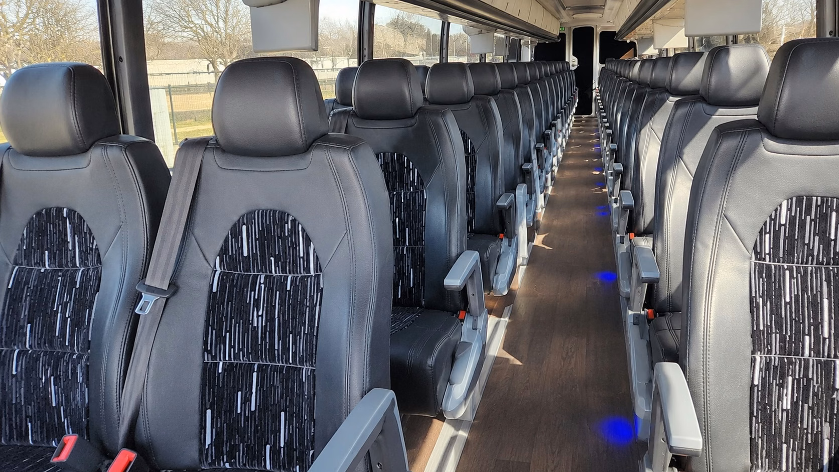 shuttle guests between columbus hotels and your wedding venue without the headache